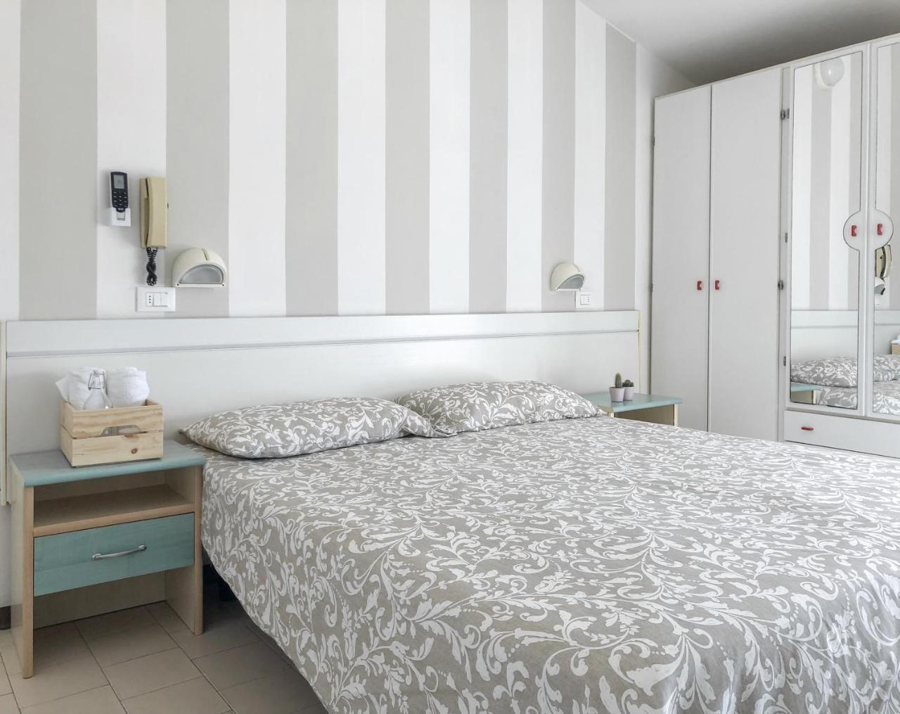 Alba B&B Cattolica Exteriör bild